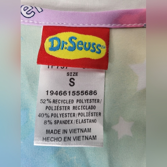 NEW Cat In The Hat Tooniforms Dr. Seuss V-Neck Scrub Top Small Licensed NWT - Picture 4 of 17